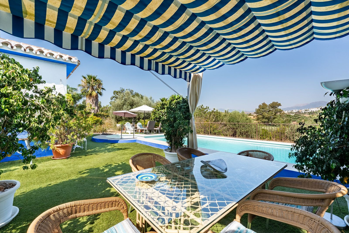 4 Bed Townhouse for sale in Coín Costa Del Sol, Málaga, Spain