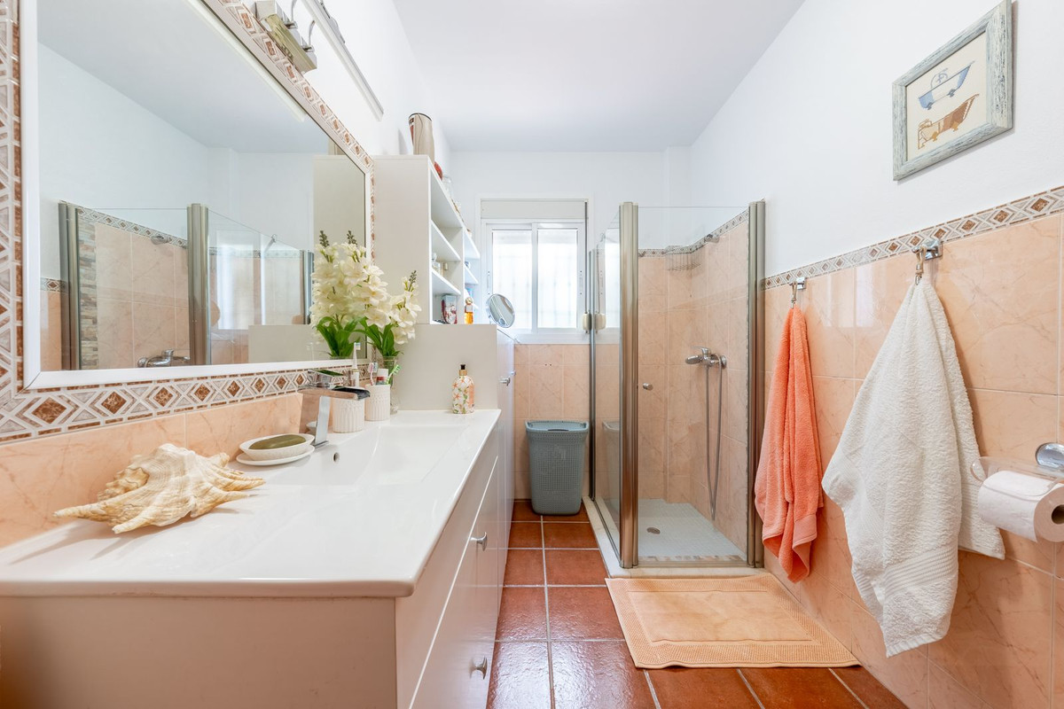 4 Bed Townhouse for sale in Coín Costa Del Sol, Málaga, Spain