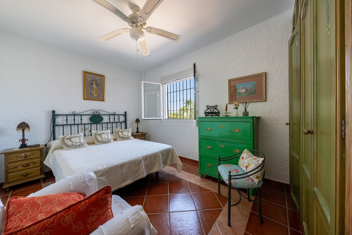 4 Bed Townhouse for sale in Coín Costa Del Sol, Málaga, Spain