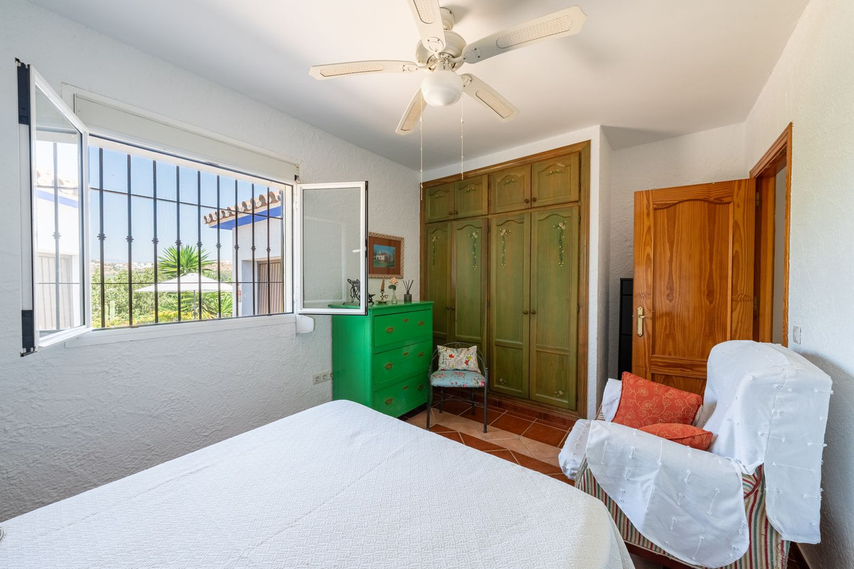 4 Bed Townhouse for sale in Coín Costa Del Sol, Málaga, Spain