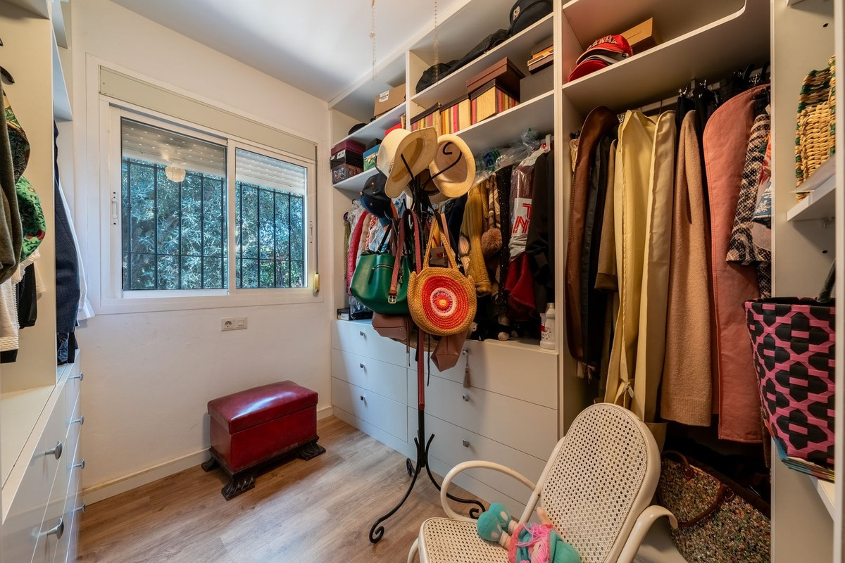 4 Bed Townhouse for sale in Coín Costa Del Sol, Málaga, Spain