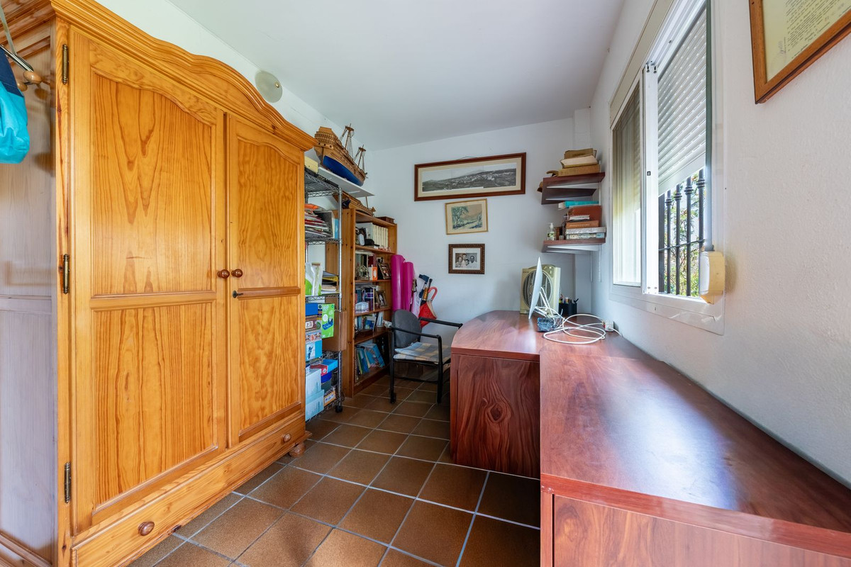 4 Bed Townhouse for sale in Coín Costa Del Sol, Málaga, Spain