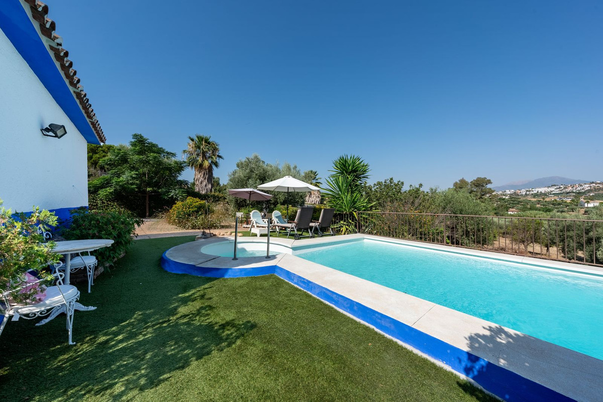 4 Bed Townhouse for sale in Coín Costa Del Sol, Málaga, Spain