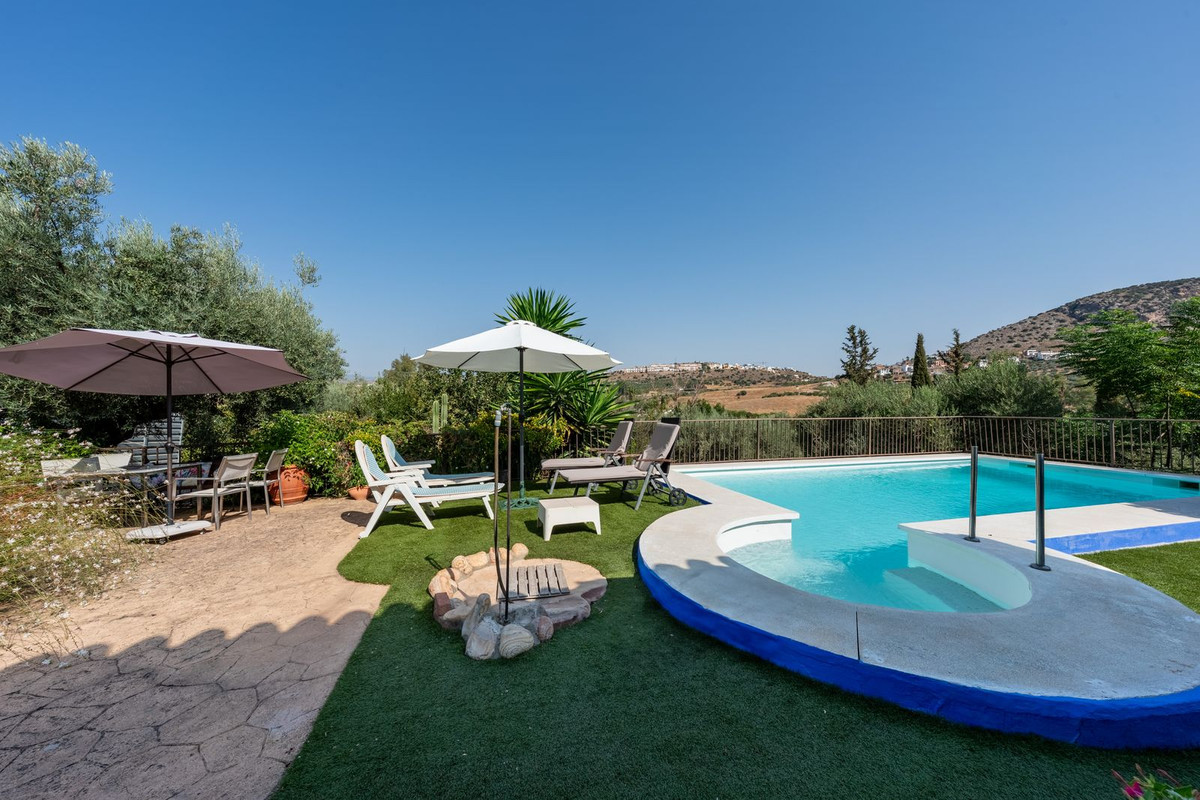 4 Bed Townhouse for sale in Coín Costa Del Sol, Málaga, Spain