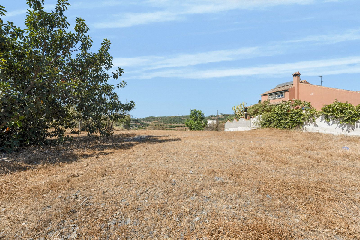 Se vende Terreno Urbano  en Costa Del Sol East, Málaga, España