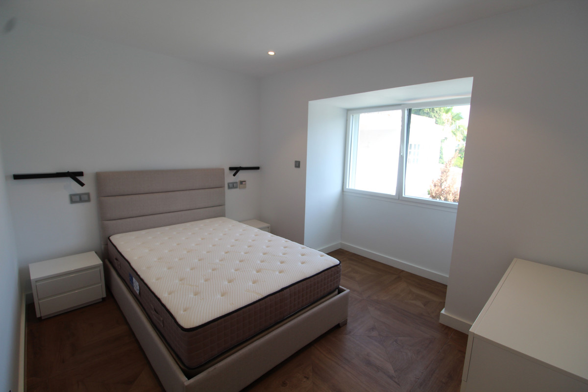 5 Bed Townhouse for sale in Nueva Andalucía Costa Del Sol, Málaga, Spain