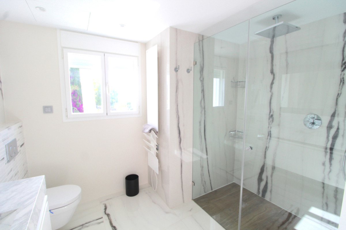 5 Bed Townhouse for sale in Nueva Andalucía Costa Del Sol, Málaga, Spain