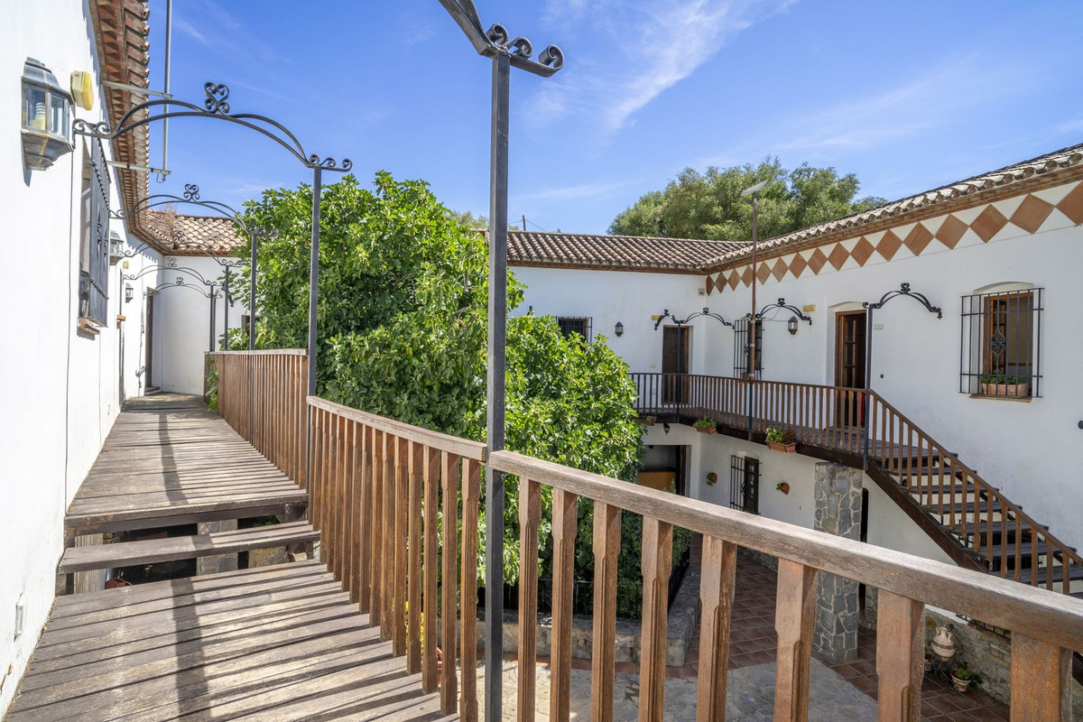 14 Bed Commercial unit for sale in Benaoján Costa Del Sol, Málaga, Spain