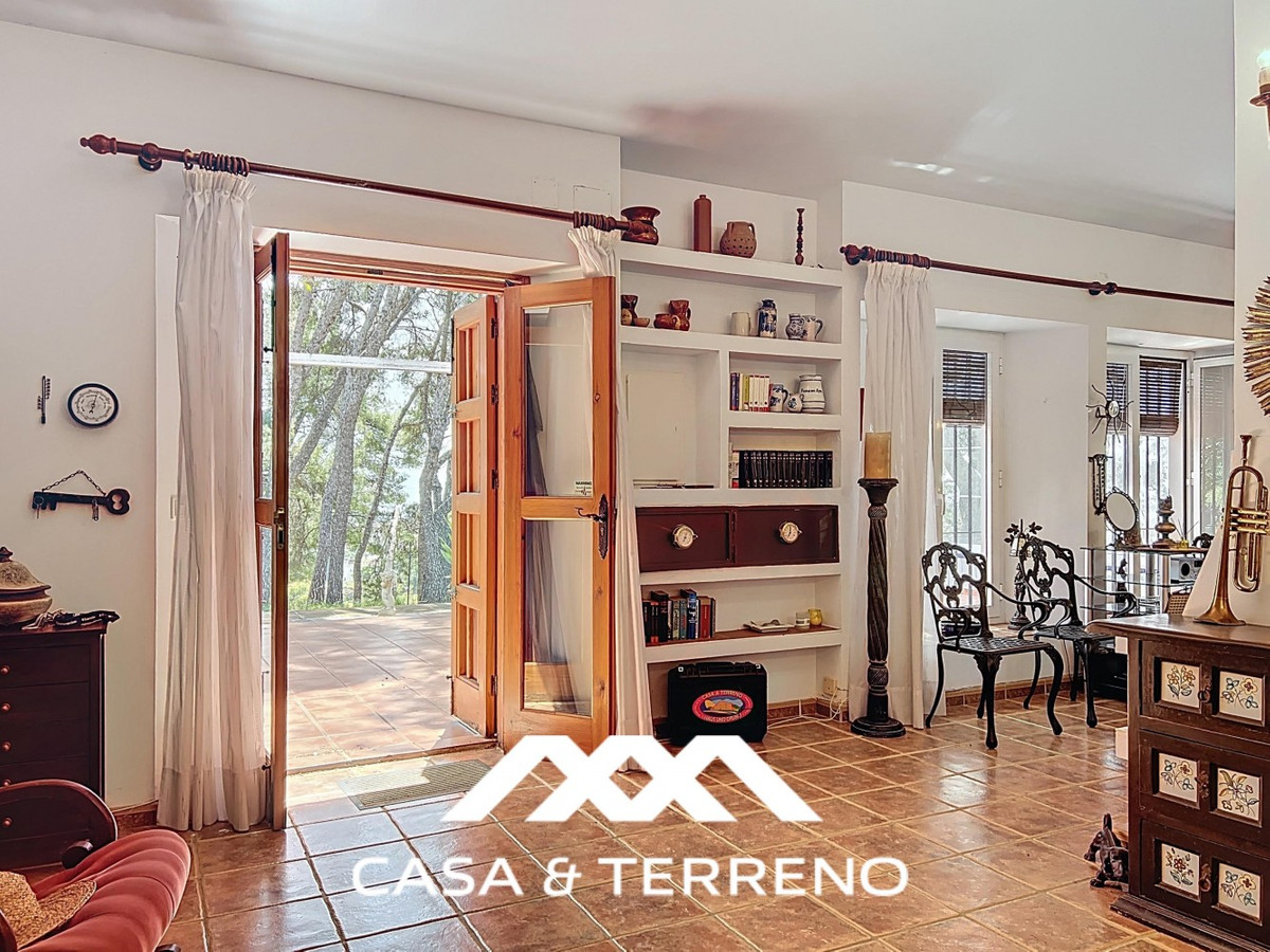 Se vende Villa - Chalet de 4 dormitorios en Costa Del Sol East, Málaga, España
