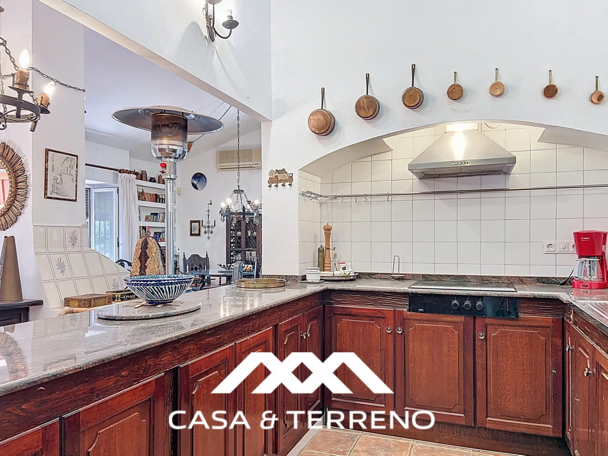 Se vende Villa - Chalet de 4 dormitorios en Costa Del Sol East, Málaga, España