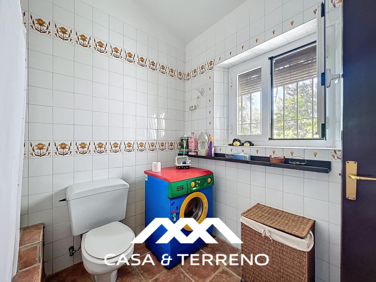 Se vende Villa - Chalet de 4 dormitorios en Costa Del Sol East, Málaga, España