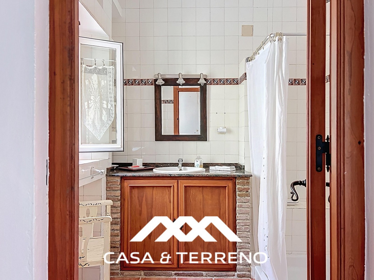 Se vende Villa - Chalet de 4 dormitorios en Costa Del Sol East, Málaga, España