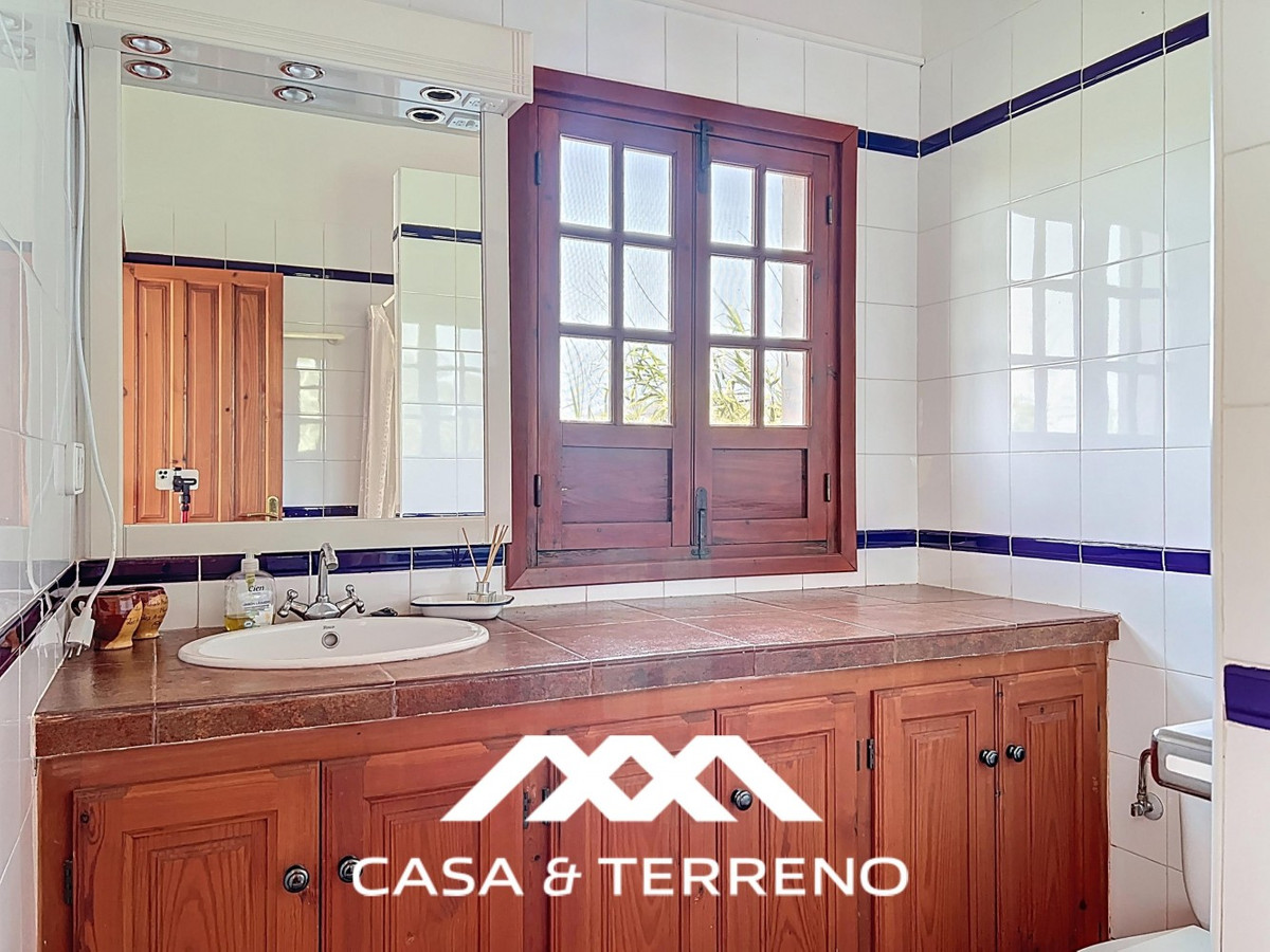 Se vende Villa - Chalet de 4 dormitorios en Costa Del Sol East, Málaga, España