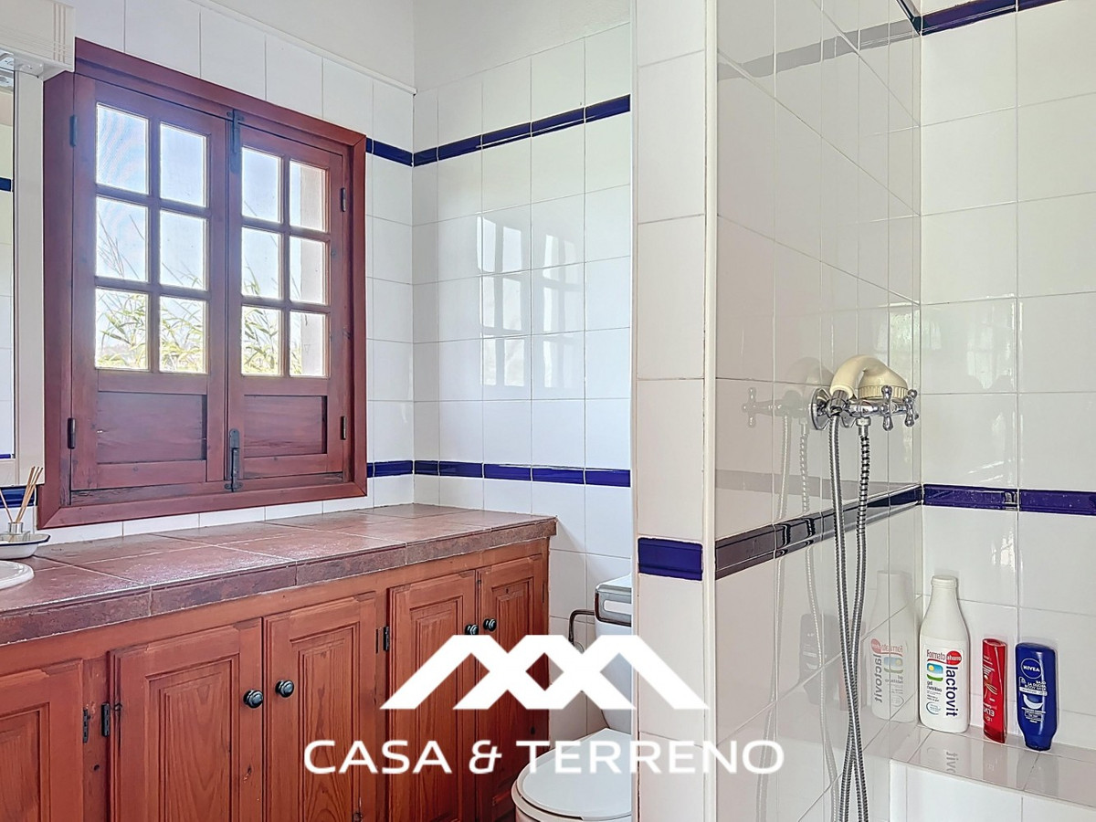 Se vende Villa - Chalet de 4 dormitorios en Costa Del Sol East, Málaga, España
