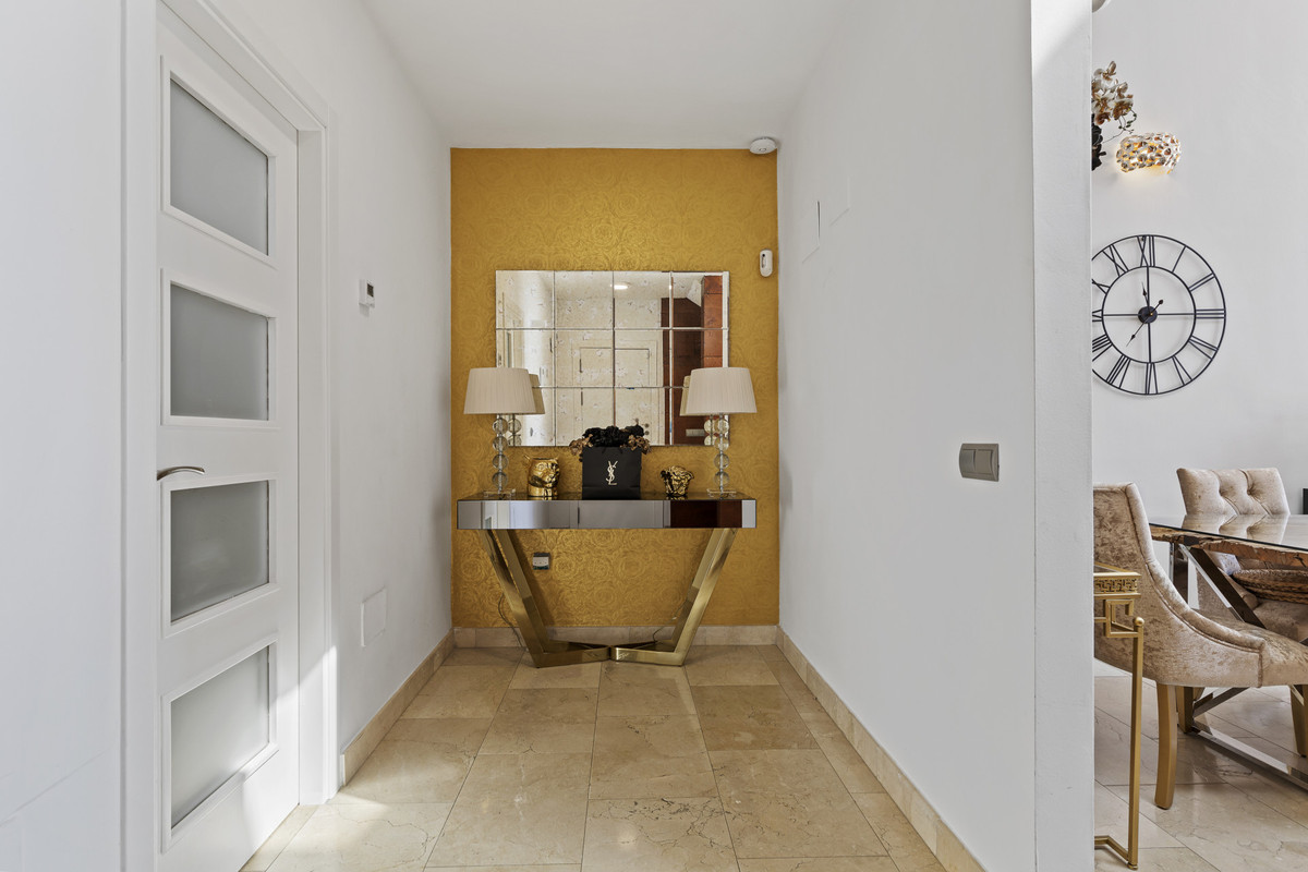 3 Bed Townhouse for sale in Benahavís Costa Del Sol, Málaga, Spain
