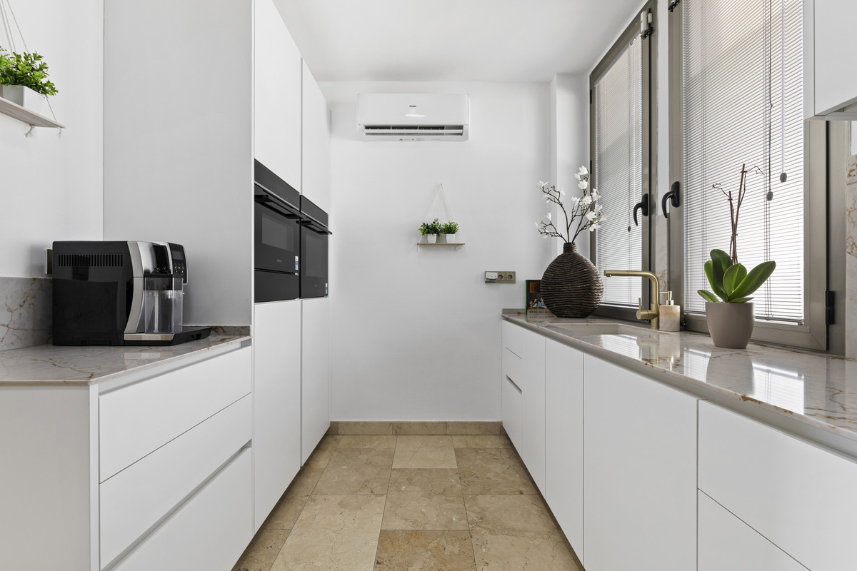 3 Bed Townhouse for sale in Benahavís Costa Del Sol, Málaga, Spain