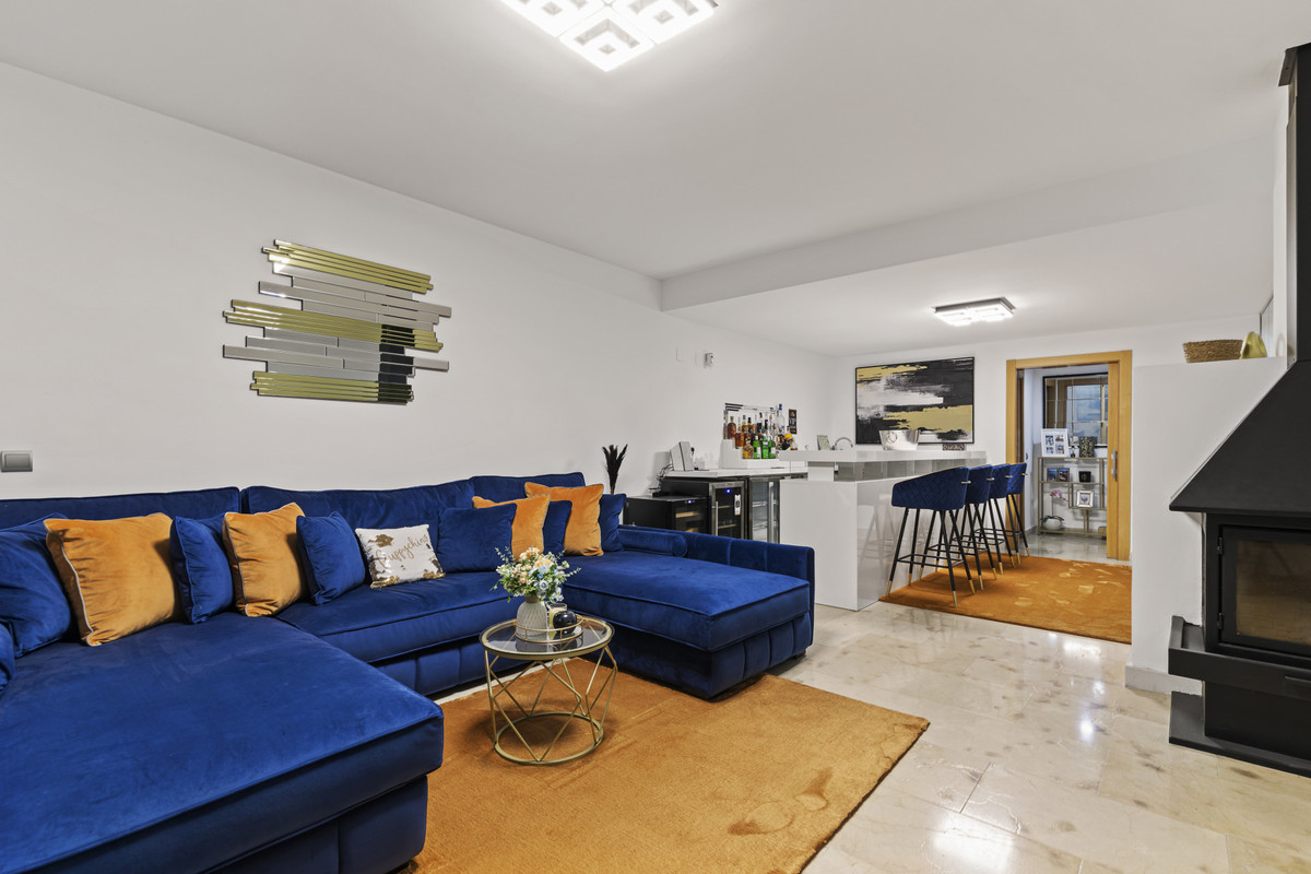 3 Bed Townhouse for sale in Benahavís Costa Del Sol, Málaga, Spain