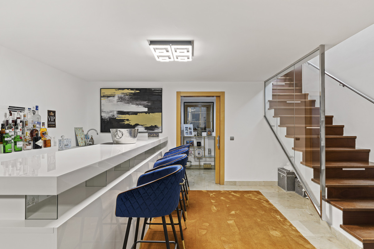 3 Bed Townhouse for sale in Benahavís Costa Del Sol, Málaga, Spain