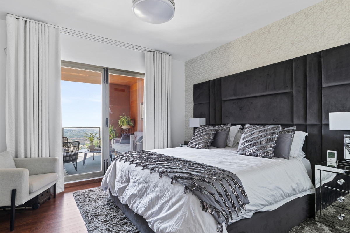 3 Bed Townhouse for sale in Benahavís Costa Del Sol, Málaga, Spain