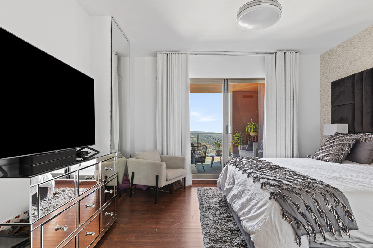 3 Bed Townhouse for sale in Benahavís Costa Del Sol, Málaga, Spain