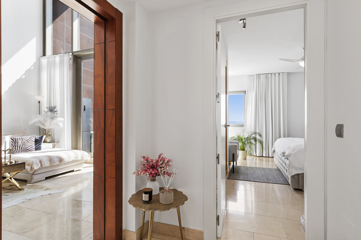3 Bed Townhouse for sale in Benahavís Costa Del Sol, Málaga, Spain