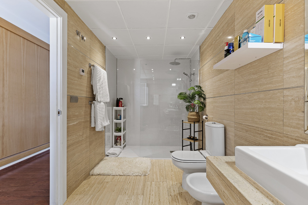 3 Bed Townhouse for sale in Benahavís Costa Del Sol, Málaga, Spain