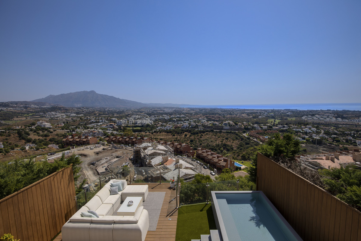 3 Bed Townhouse for sale in Benahavís Costa Del Sol, Málaga, Spain