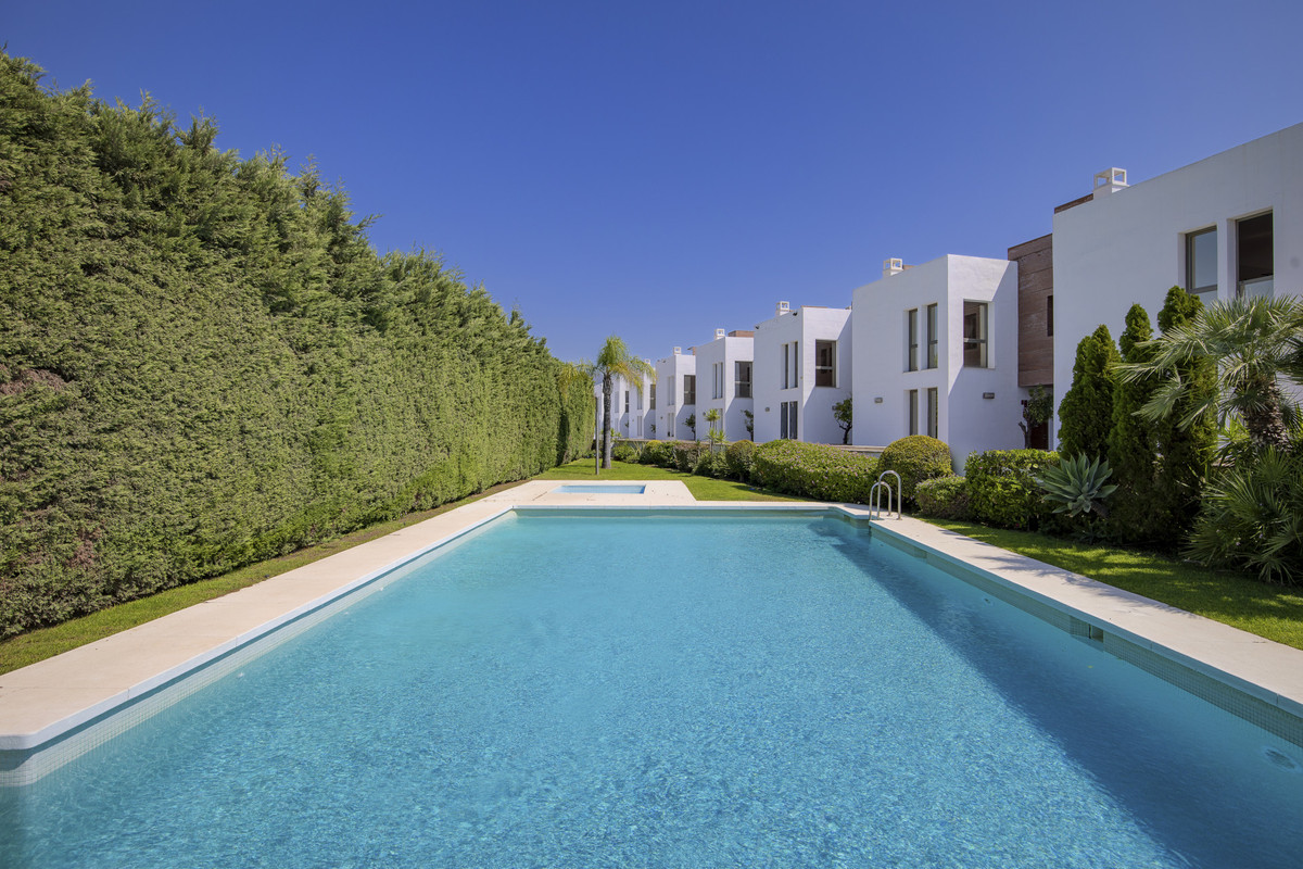 3 Bed Townhouse for sale in Benahavís Costa Del Sol, Málaga, Spain