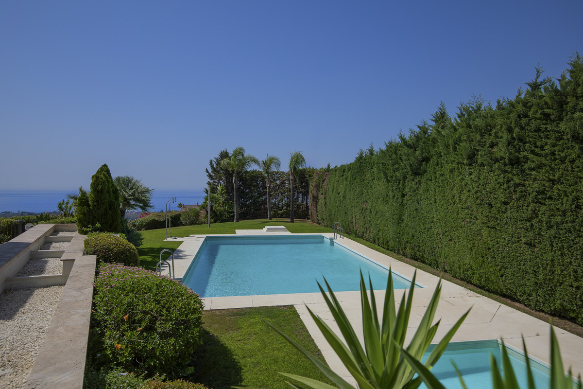 3 Bed Townhouse for sale in Benahavís Costa Del Sol, Málaga, Spain