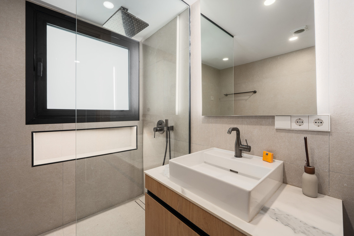 Se vende Apartamento Planta Media de 3 dormitorios en Costa Del Sol, Málaga, España