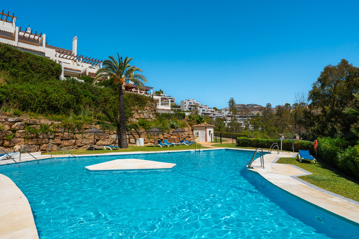 Se vende Apartamento Planta Media de 3 dormitorios en Costa Del Sol, Málaga, España