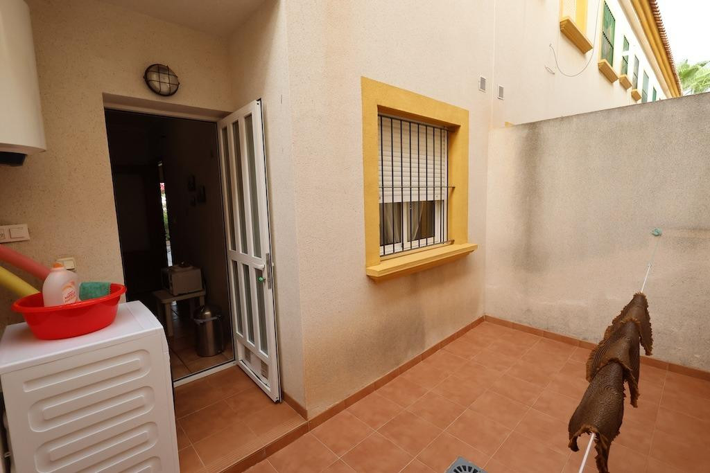 Se vende Villa - Chalet de 3 dormitorios en Costa Blanca, Alicante, España