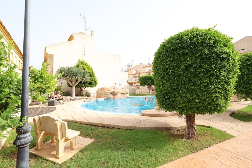 Se vende Villa - Chalet de 3 dormitorios en Costa Blanca, Alicante, España