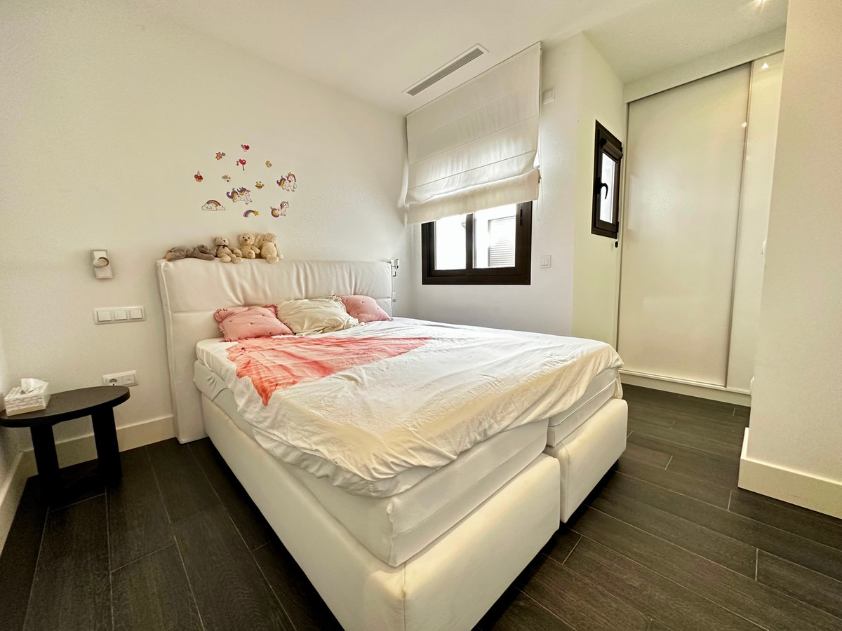 2 Bed Apartment for sale in Guardamar Del Segura Costa Blanca, Alicante, Spain