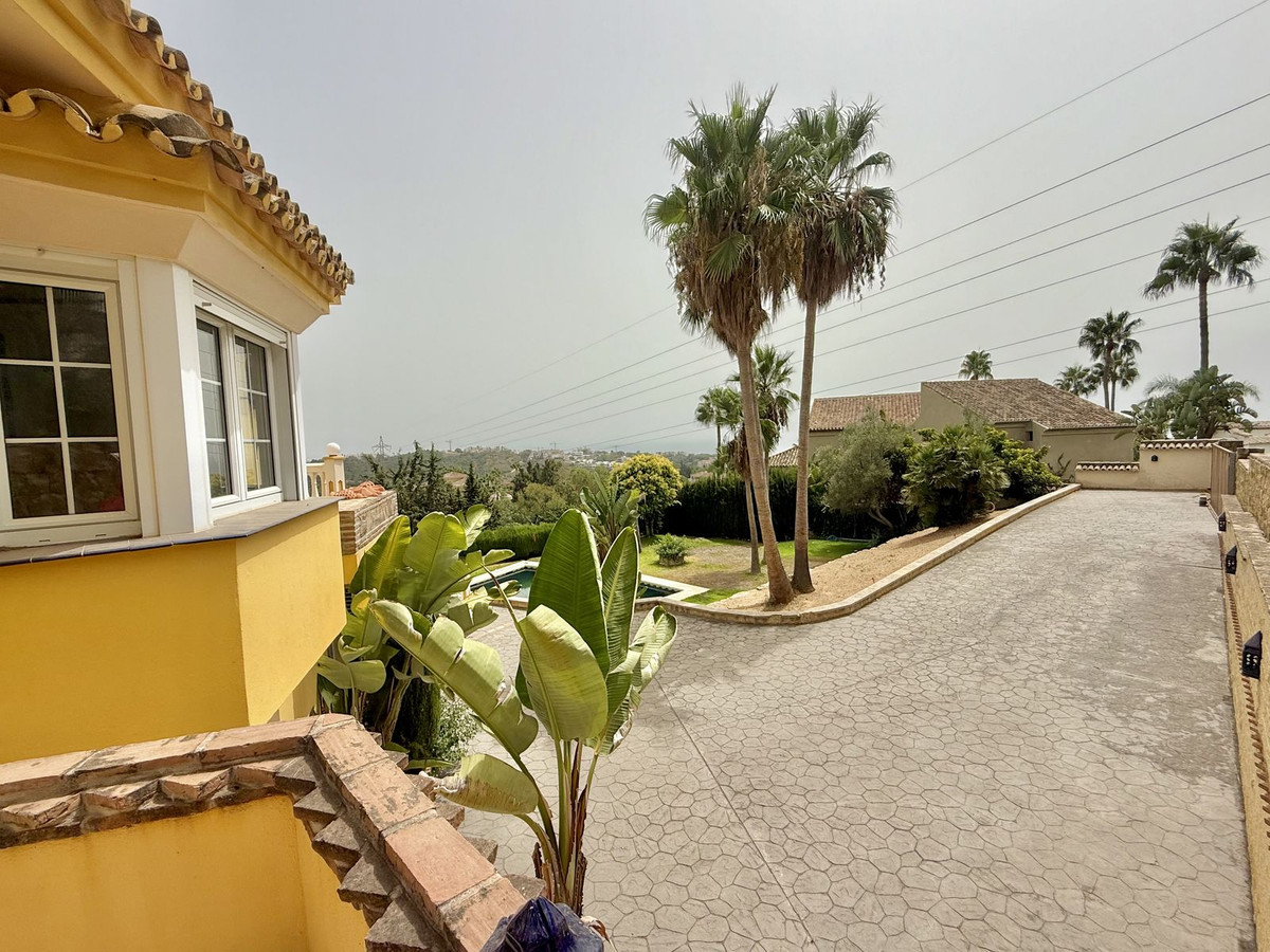 6 Bed Townhouse for sale in Hacienda Las Chapas Costa Del Sol, Málaga, Spain
