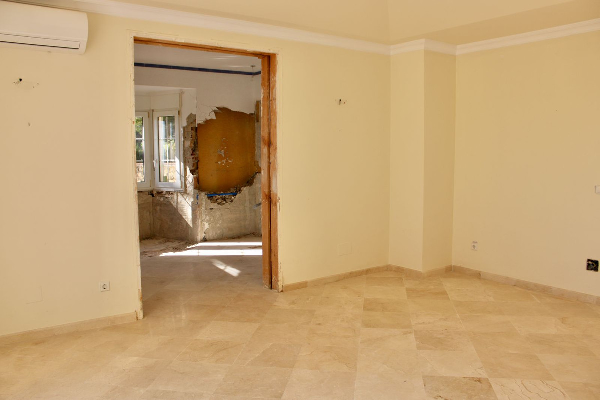 6 Bed Townhouse for sale in Hacienda Las Chapas Costa Del Sol, Málaga, Spain