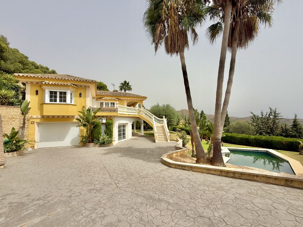 6 Bed Townhouse for sale in Hacienda Las Chapas Costa Del Sol, Málaga, Spain