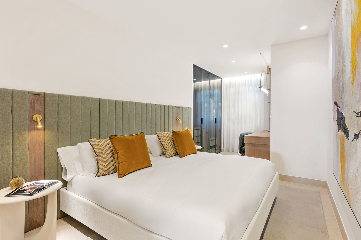 Se vende Apartamento Planta Baja de 4 dormitorios en Costa Del Sol, Málaga, España