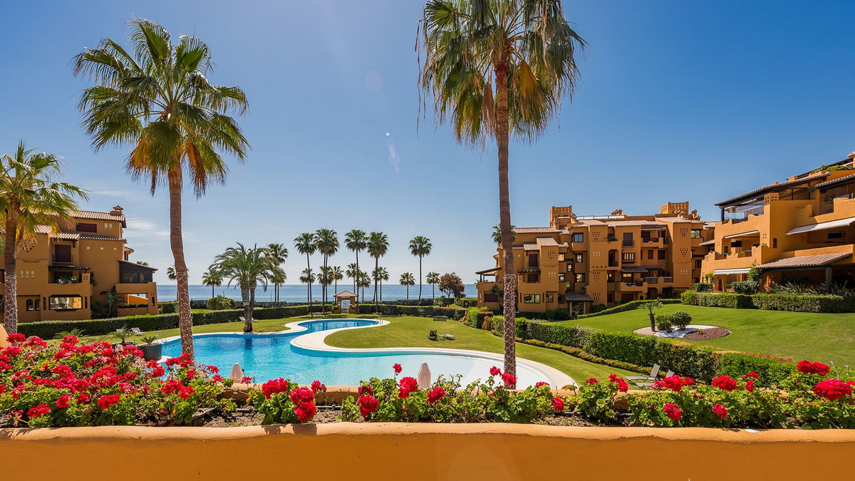 Se vende Apartamento Planta Baja de 4 dormitorios en Costa Del Sol, Málaga, España