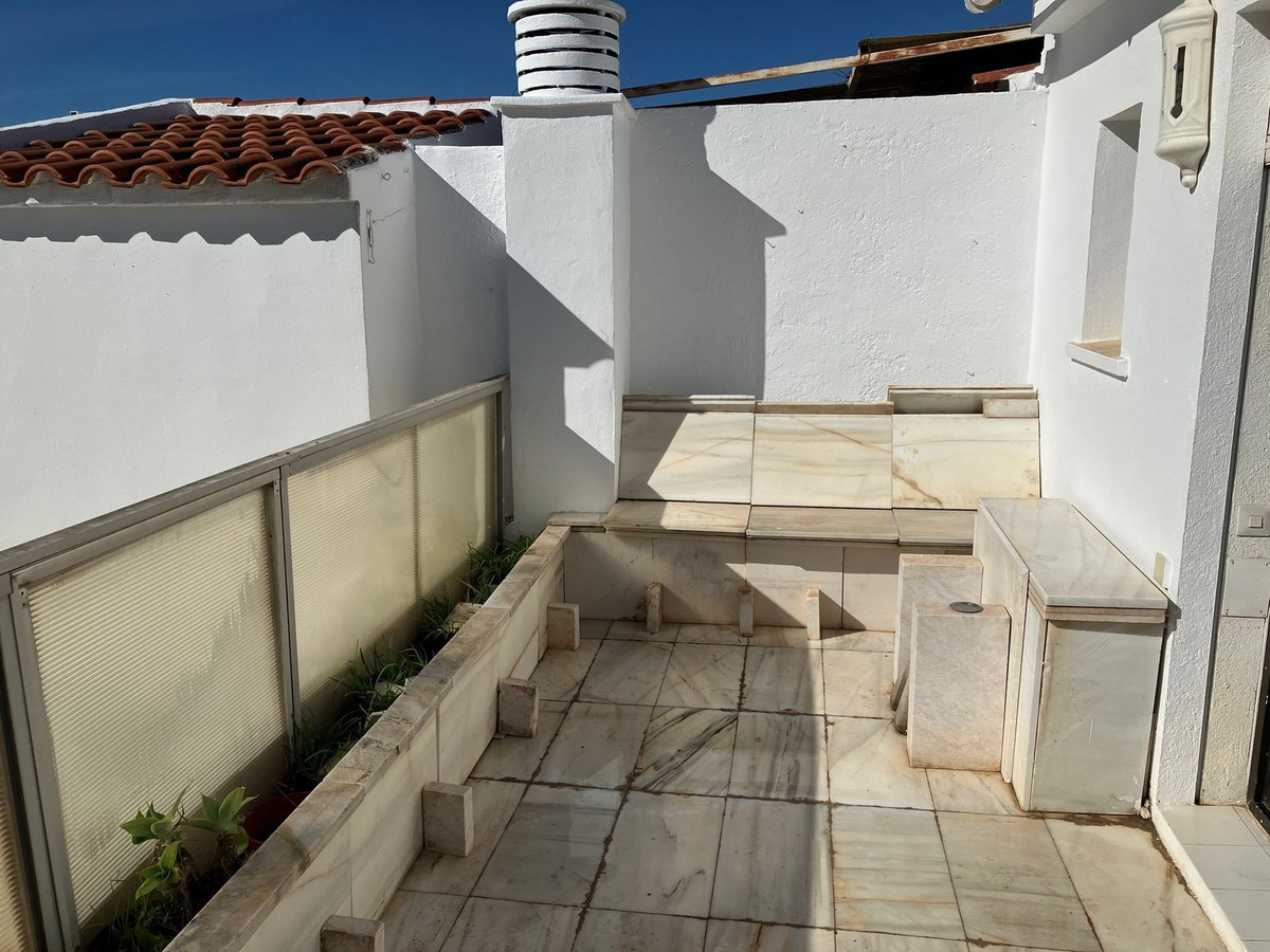 3 Bed Apartment for sale in Elviria Costa Del Sol, Málaga, Spain