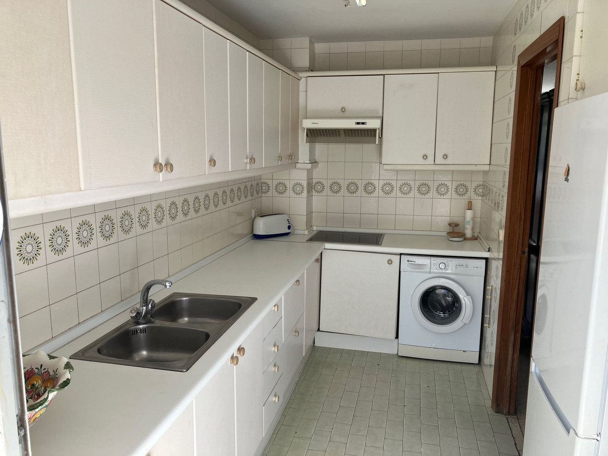 3 Bed Apartment for sale in Elviria Costa Del Sol, Málaga, Spain