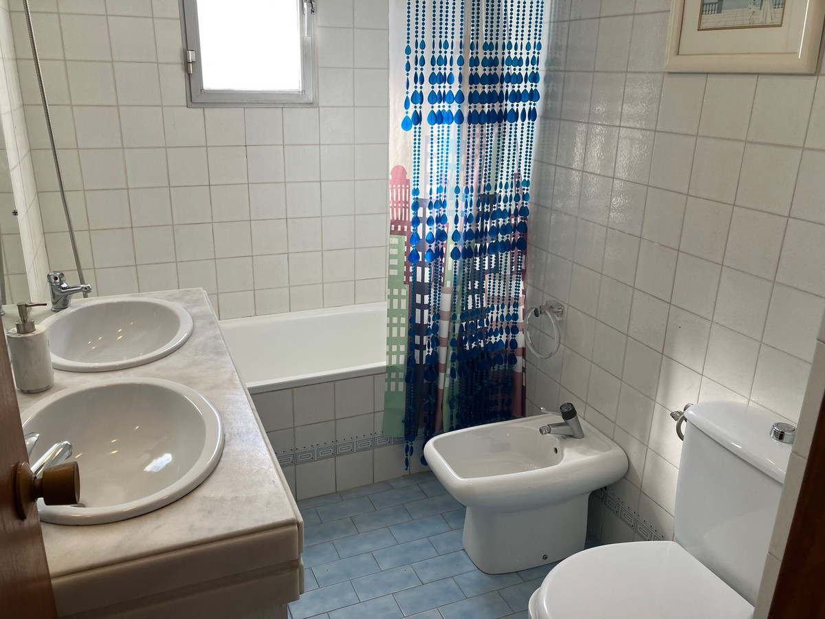 3 Bed Apartment for sale in Elviria Costa Del Sol, Málaga, Spain
