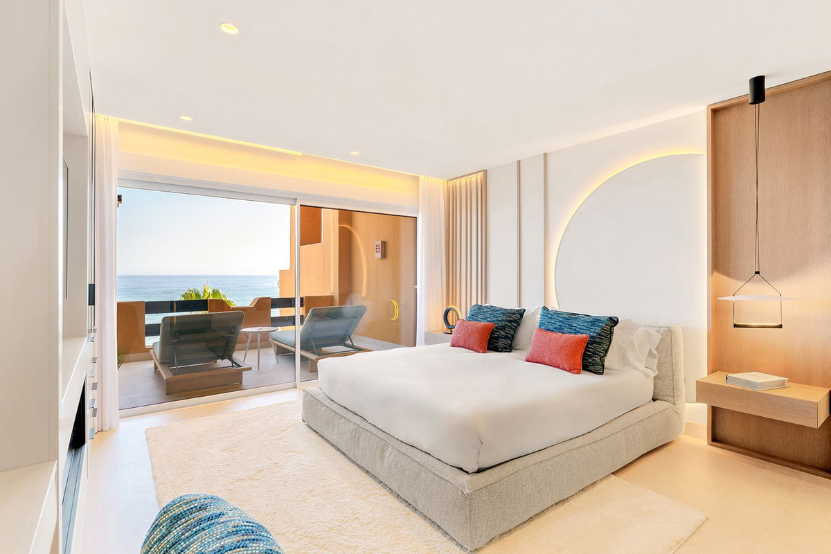 Se vende Apartamento Planta Media de 4 dormitorios en Costa Del Sol, Málaga, España