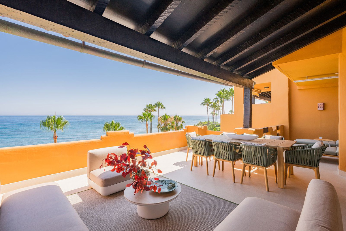 Se vende Apartamento Planta Media de 4 dormitorios en Costa Del Sol, Málaga, España