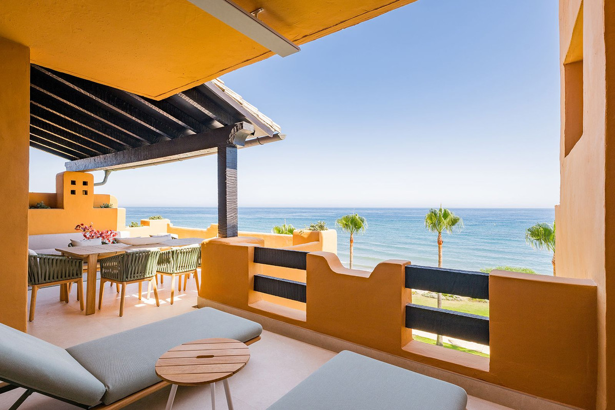 Se vende Apartamento Planta Media de 4 dormitorios en Costa Del Sol, Málaga, España