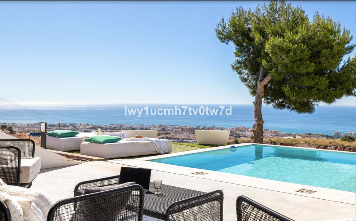 4 Bed Townhouse for sale in Benalmadena Costa Del Sol, Málaga, Spain