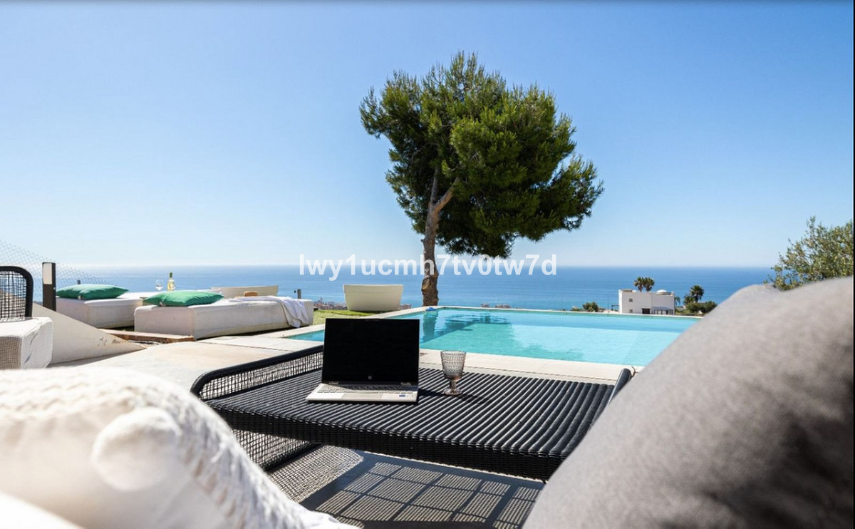 4 Bed Townhouse for sale in Benalmadena Costa Del Sol, Málaga, Spain