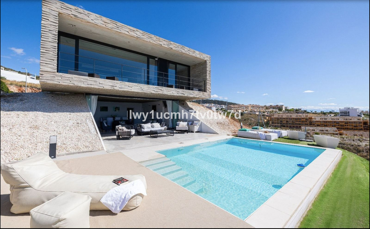 4 Bed Townhouse for sale in Benalmadena Costa Del Sol, Málaga, Spain