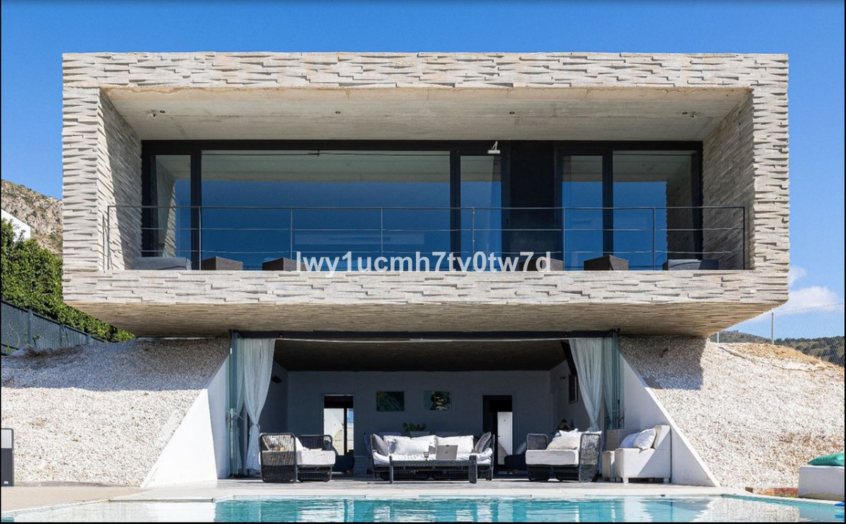 4 Bed Townhouse for sale in Benalmadena Costa Del Sol, Málaga, Spain