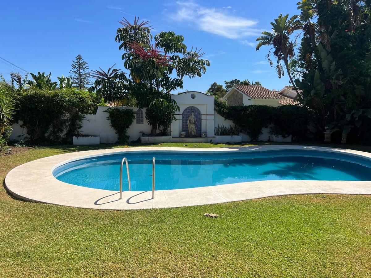 4 Bed Townhouse for sale in Estepona Costa Del Sol, Málaga, Spain